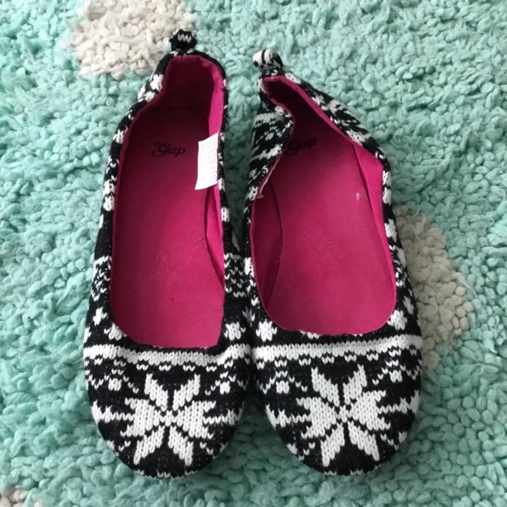 Gap Kids Ballet Flat Shoe 3 US 2 UK 33 EU Black White Sweater Snowflake slipper